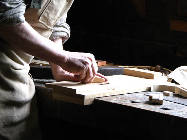 Ofrecemos un servicio de <strong>carpintería  de madera y ebanistería en Vinaròs</strong> adaptado a las necesidades del <strong>cliente</strong>.